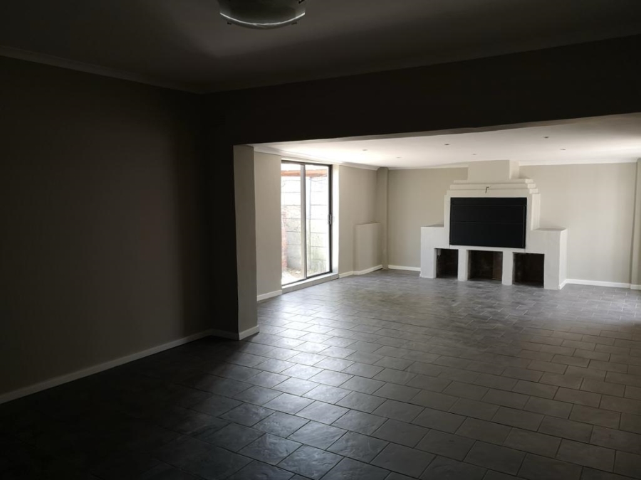 To Let 4 Bedroom Property for Rent in Goedehoop Western Cape